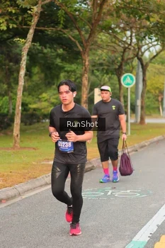Runner Photo 5675590