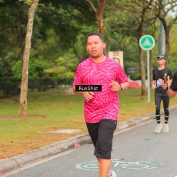 Runner Photo 5675615