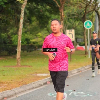 Runner Photo 5675620