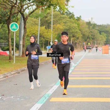 Runner Photo 5675645