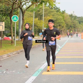 Runner Photo 5675646