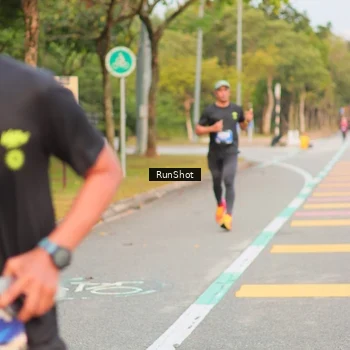 Runner Photo 5675672