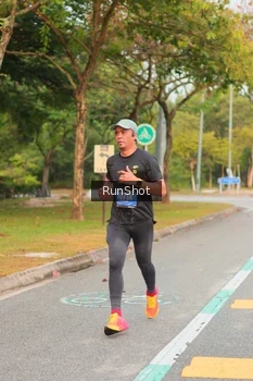 Runner Photo 5675676