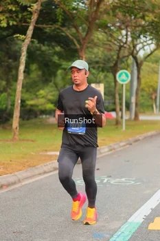Runner Photo 5675684