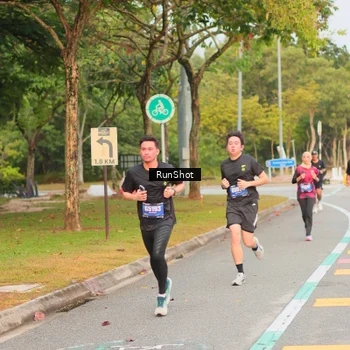 Runner Photo 5675690