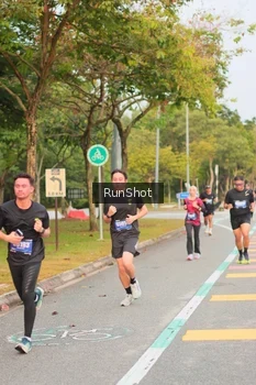 Runner Photo 5675700