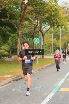 Runner Photo 5675704