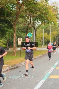 Runner Photo 5675705