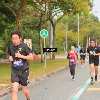 Runner Photo 5675711