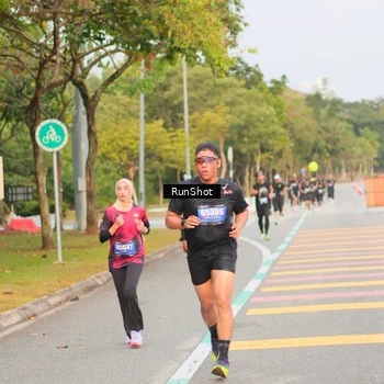 Runner Photo 5675720