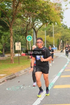 Runner Photo 5675743