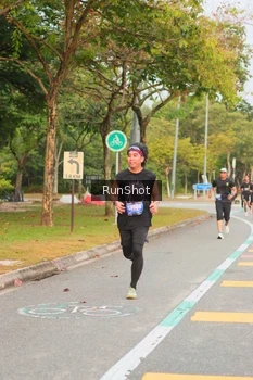 Runner Photo 5675747