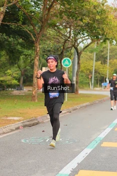 Runner Photo 5675751