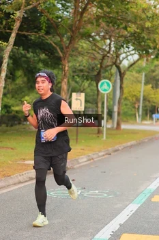Runner Photo 5675759