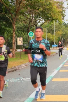 Runner Photo 5675878