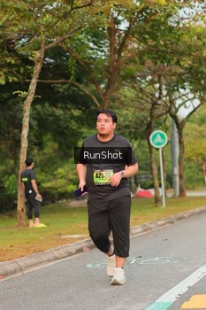 Runner Photo 5675934