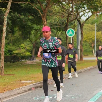 Runner Photo 5675946