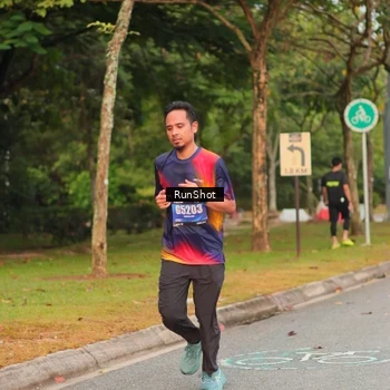 Runner Photo 5676000