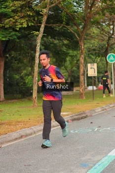 Runner Photo 5676004