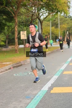 Runner Photo 5676028