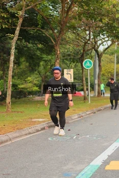 Runner Photo 5676035