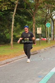 Runner Photo 5676041