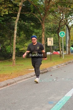 Runner Photo 5676042