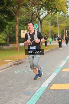Runner Photo 5676043