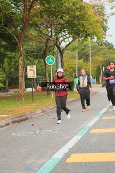 Runner Photo 5676045
