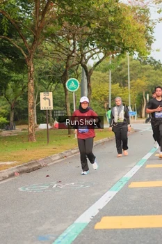 Runner Photo 5676049