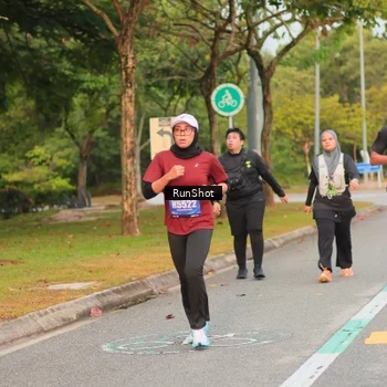 Runner Photo 5676059
