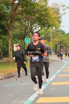 Runner Photo 5676073