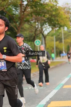 Runner Photo 5676083