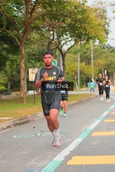 Runner Photo 5676114