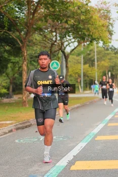 Runner Photo 5676117