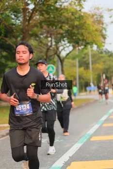 Runner Photo 5676123