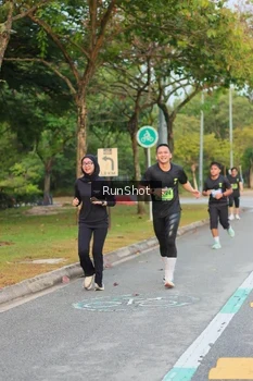 Runner Photo 5676149