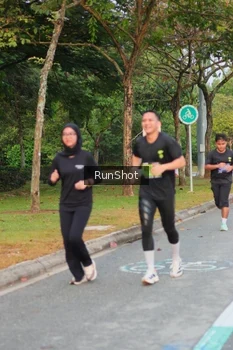 Runner Photo 5676159