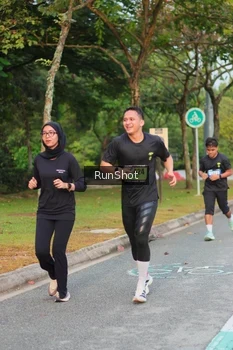 Runner Photo 5676165