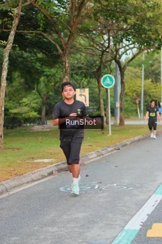 Runner Photo 5676171