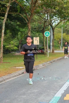 Runner Photo 5676175
