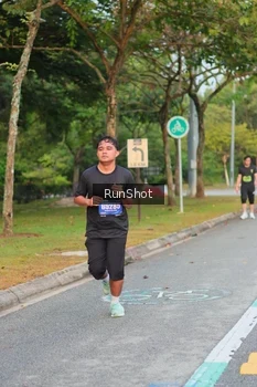 Runner Photo 5676176