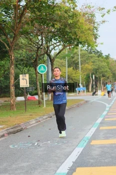 Runner Photo 5676235