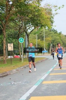 Runner Photo 5676237