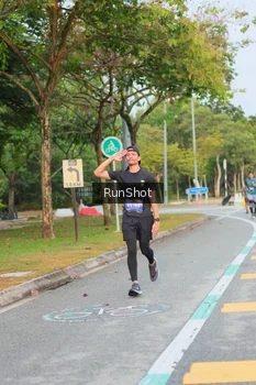 Runner Photo 5676275