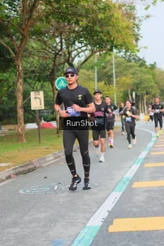Runner Photo 5676317