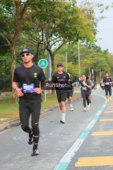 Runner Photo 5676318