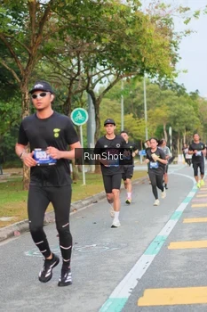 Runner Photo 5676323