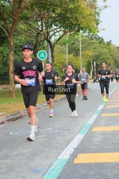 Runner Photo 5676329