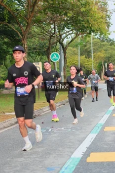 Runner Photo 5676335